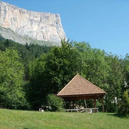 Au Gai Soleil Du Mont-aiguille Hotel 2*