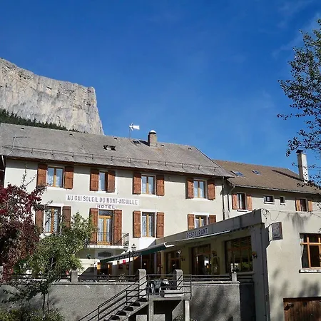 Au Gai Soleil Du Mont-aiguille Hotel