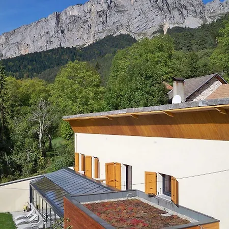 Au Gai Soleil Du Mont-aiguille Hotel 2*