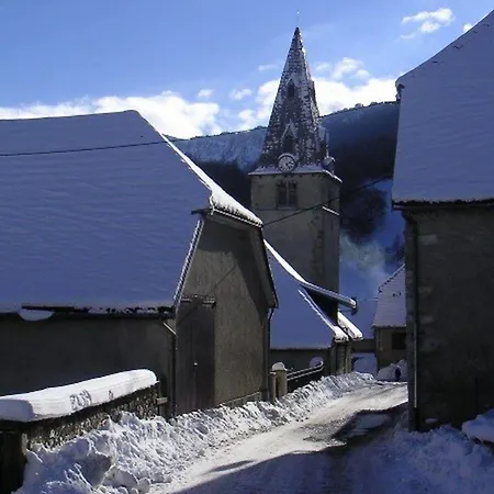 Au Gai Soleil Du Mont-aiguille Hotel